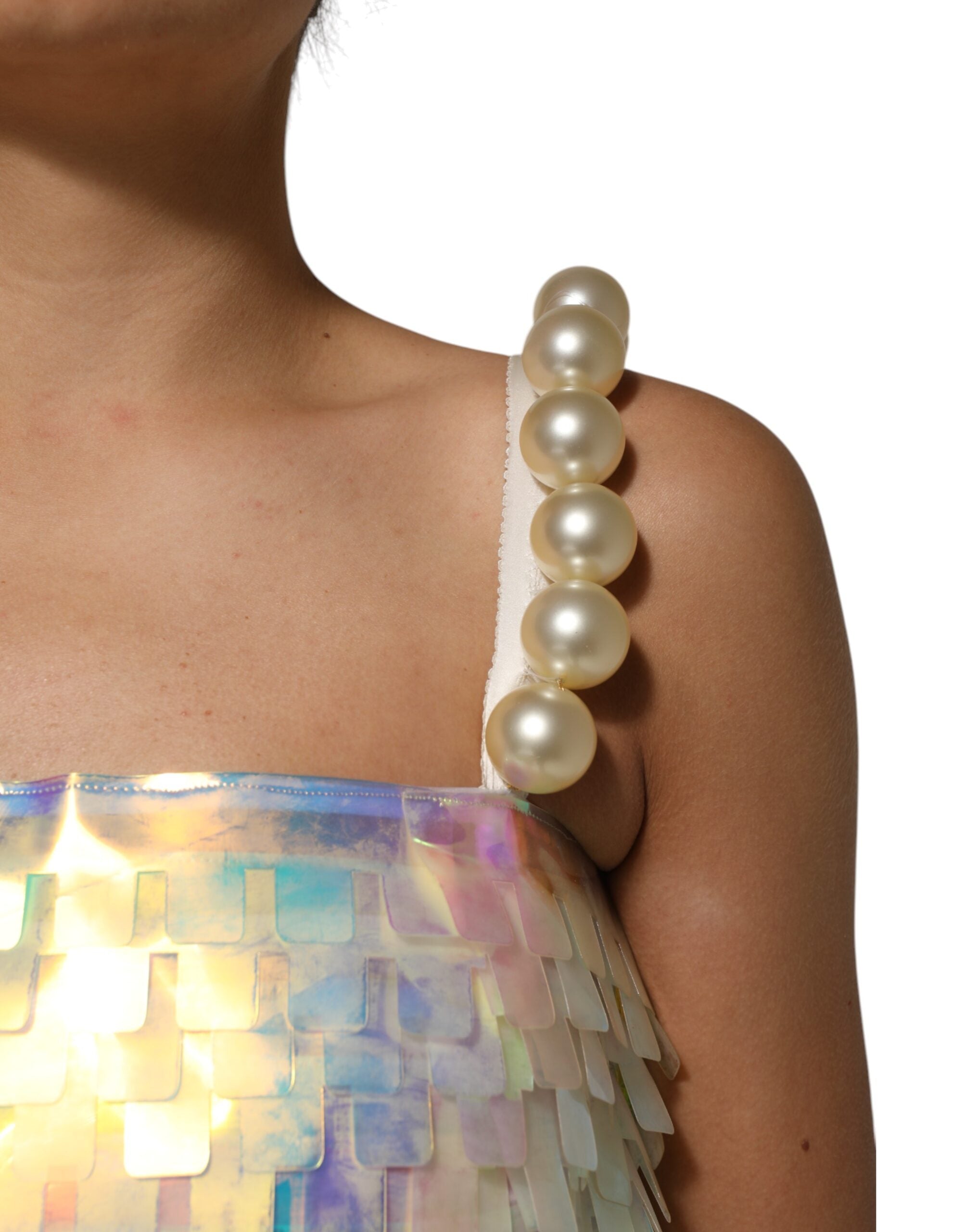 Robe courte holographique à sequins multicolores de Dolce & Gabbana, style mini, brillante et élégante.