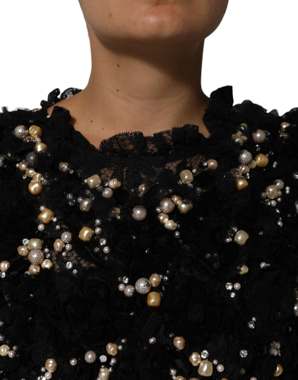 Robe droite noire en viscose Dolce & Gabbana avec embellissements en perles, design élégant et sophistiqué.