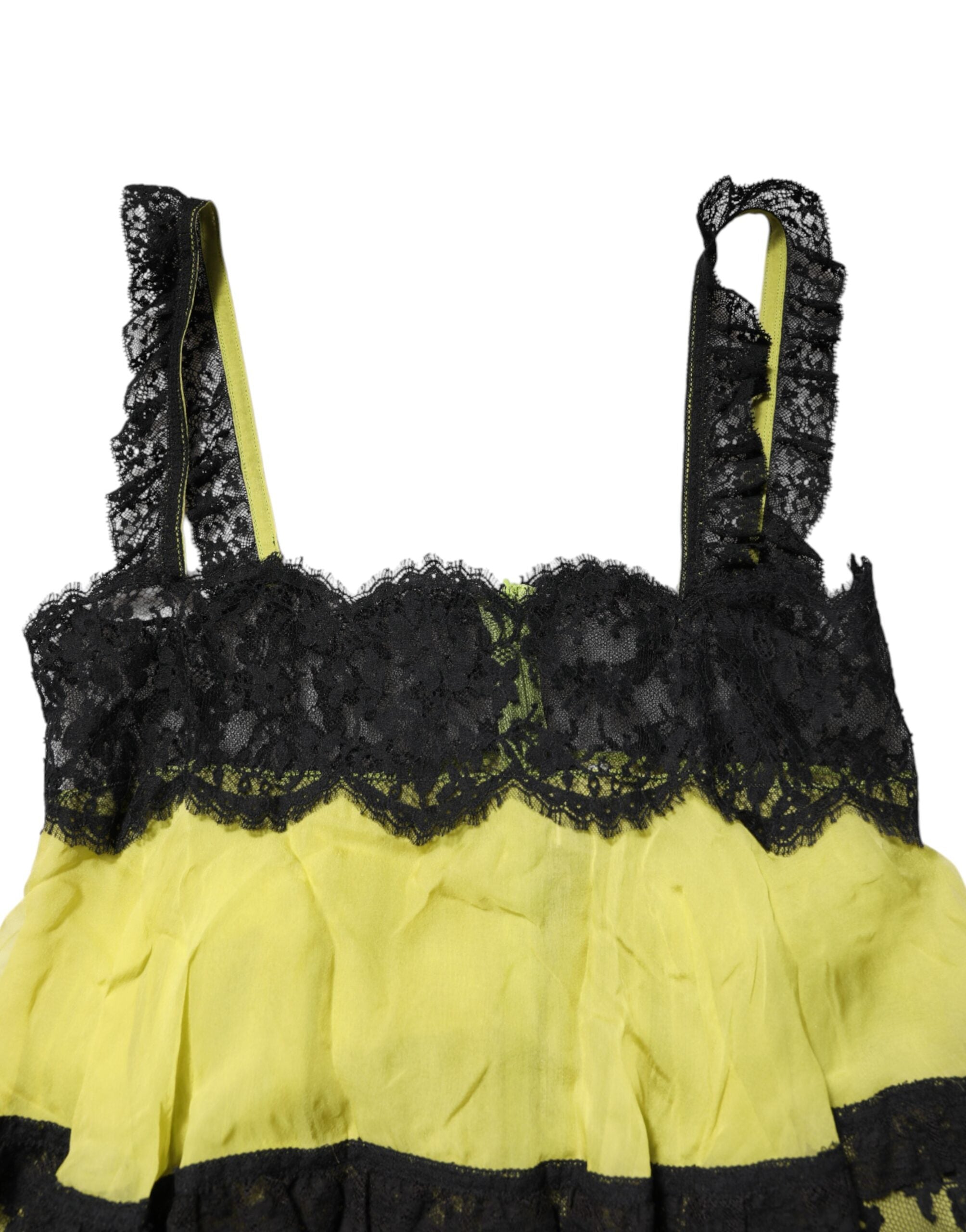 Robe de lingerie babydoll Dolce & Gabbana jaune et noire, chemise légère en dentelle avec détails délicats.