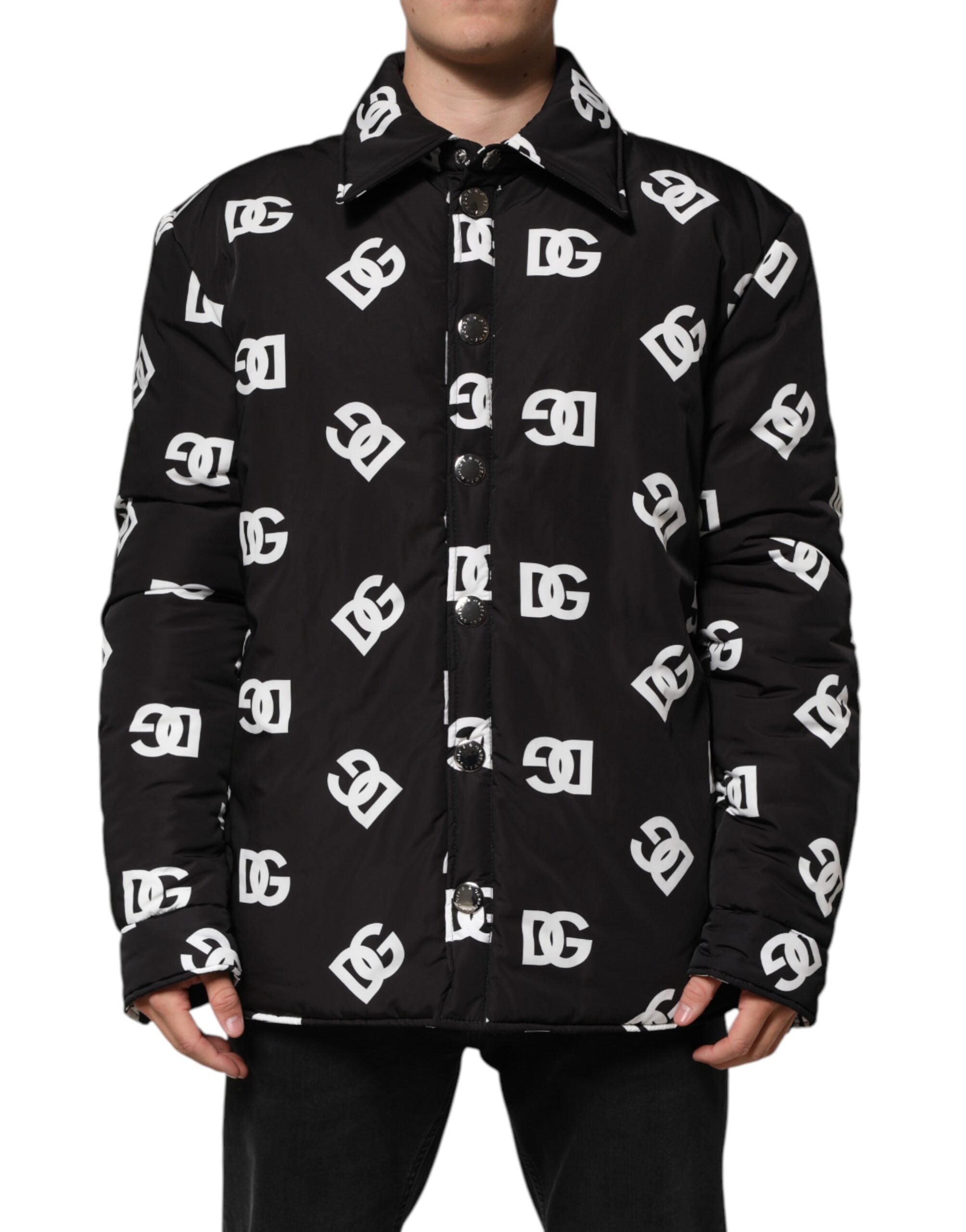 Veste coupe-vent en nylon noir Dolce & Gabbana avec monogramme DG, ajustée avec capuche et fermeture éclair.