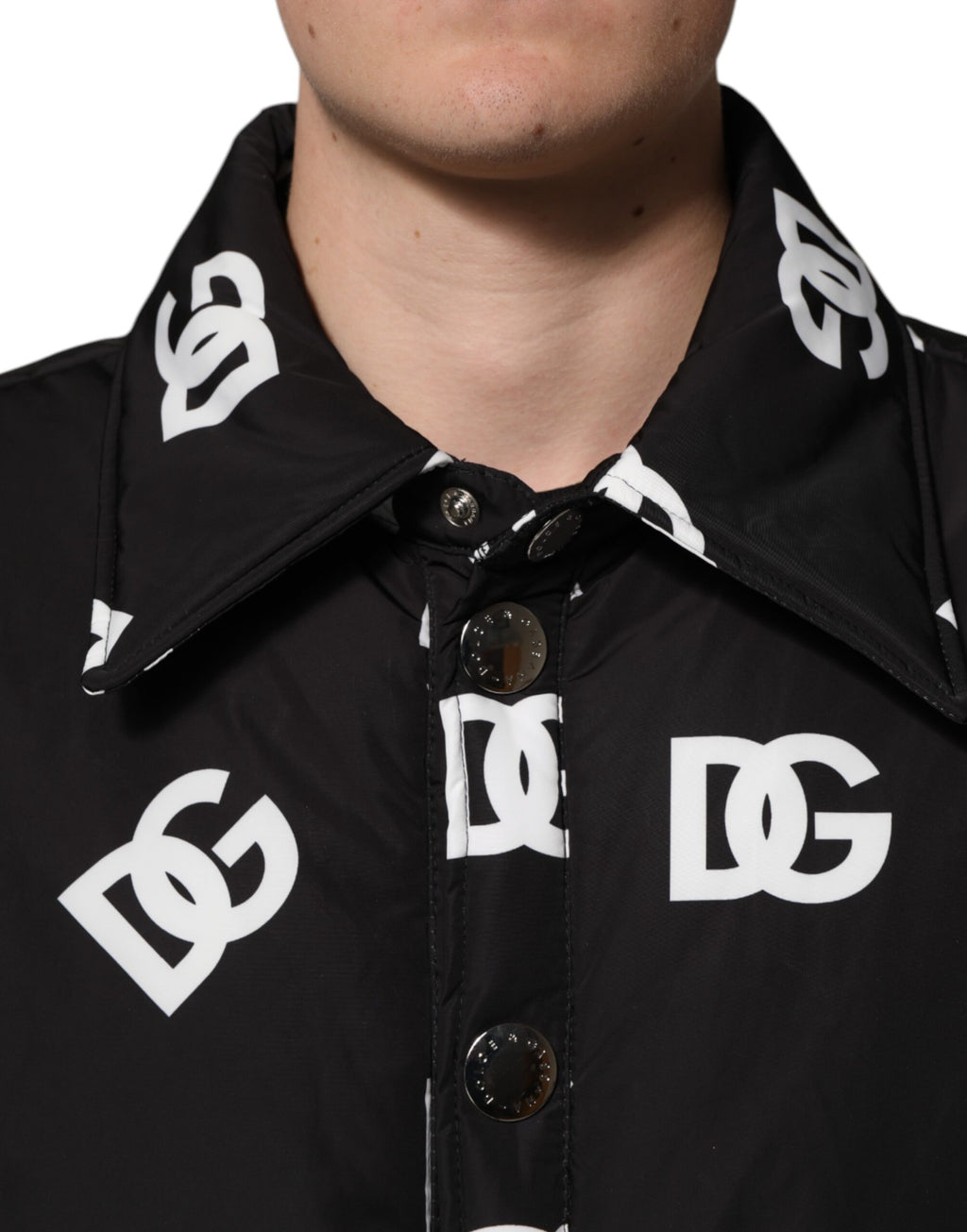 Veste coupe-vent en nylon noir Dolce & Gabbana DG Monogram, avec logo brodé et design élégant pour hommes.