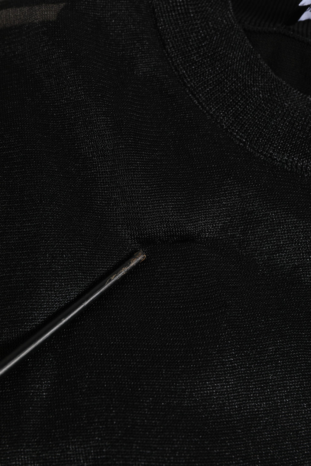 Sweatshirt Dolce & Gabbana noir en polyester, pull-over décontracté avec logo, porté sur un mannequin.