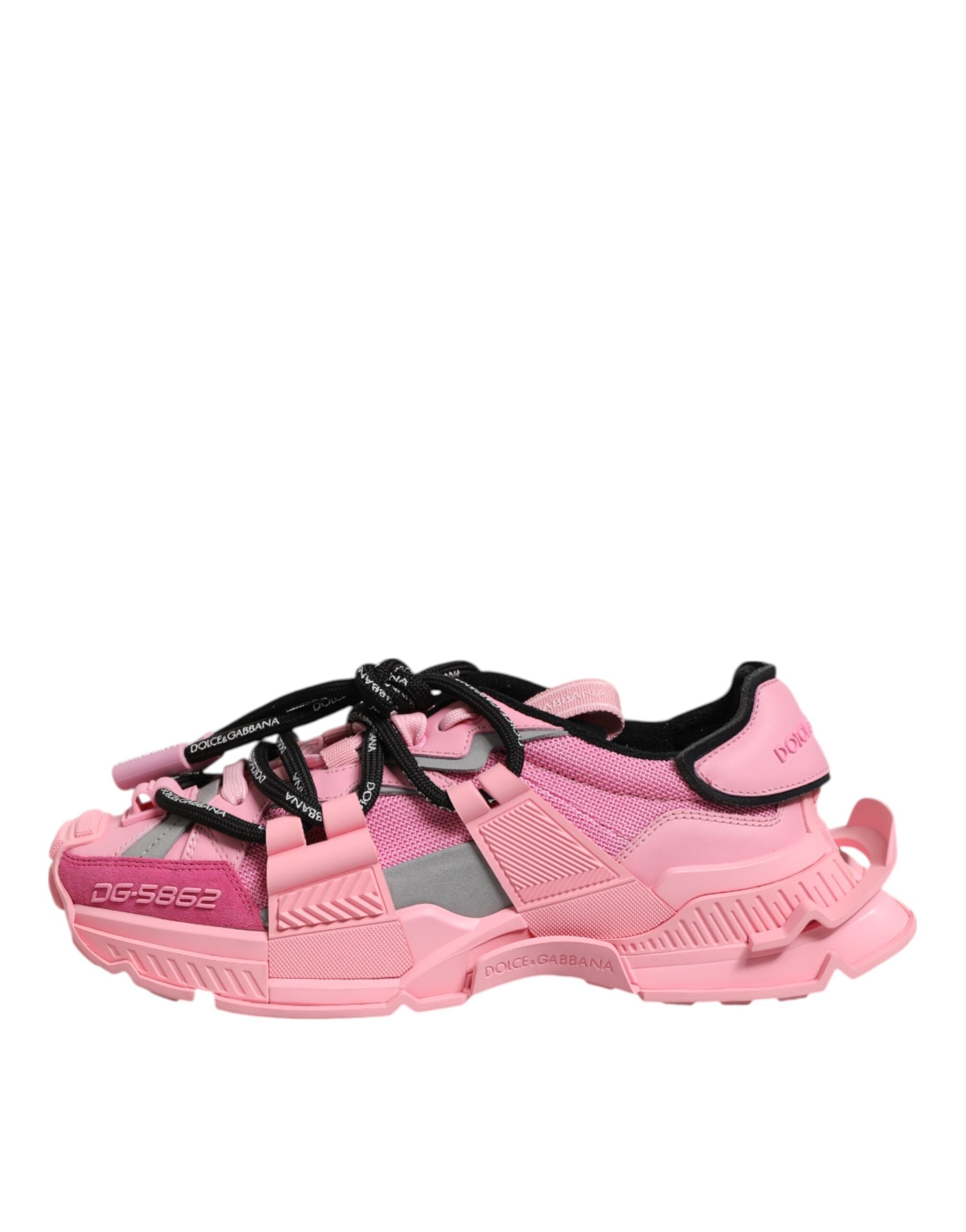 Chaussures sneakers basses roses Dolce & Gabbana pour femmes, design spacieux et tendance, vue de face.