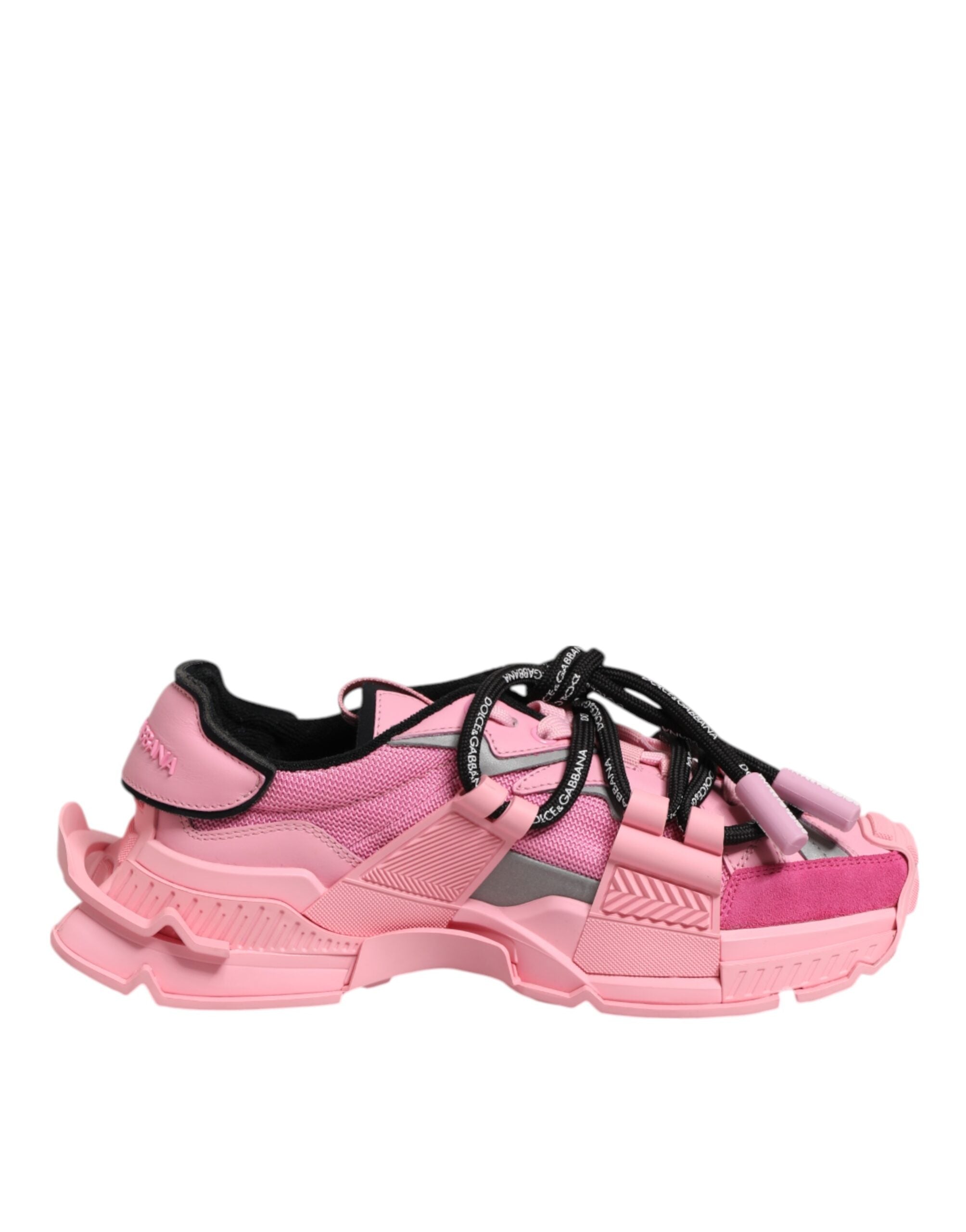 Chaussures sneakers basses roses Dolce & Gabbana pour femmes, design spacieux avec logo de la marque visible.