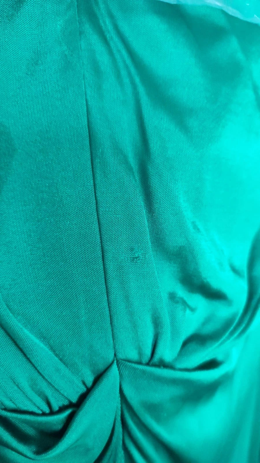 Robe midi longue en viscose vert foncé de la marque Dolce & Gabbana, avec manches longues et coupe élégante.