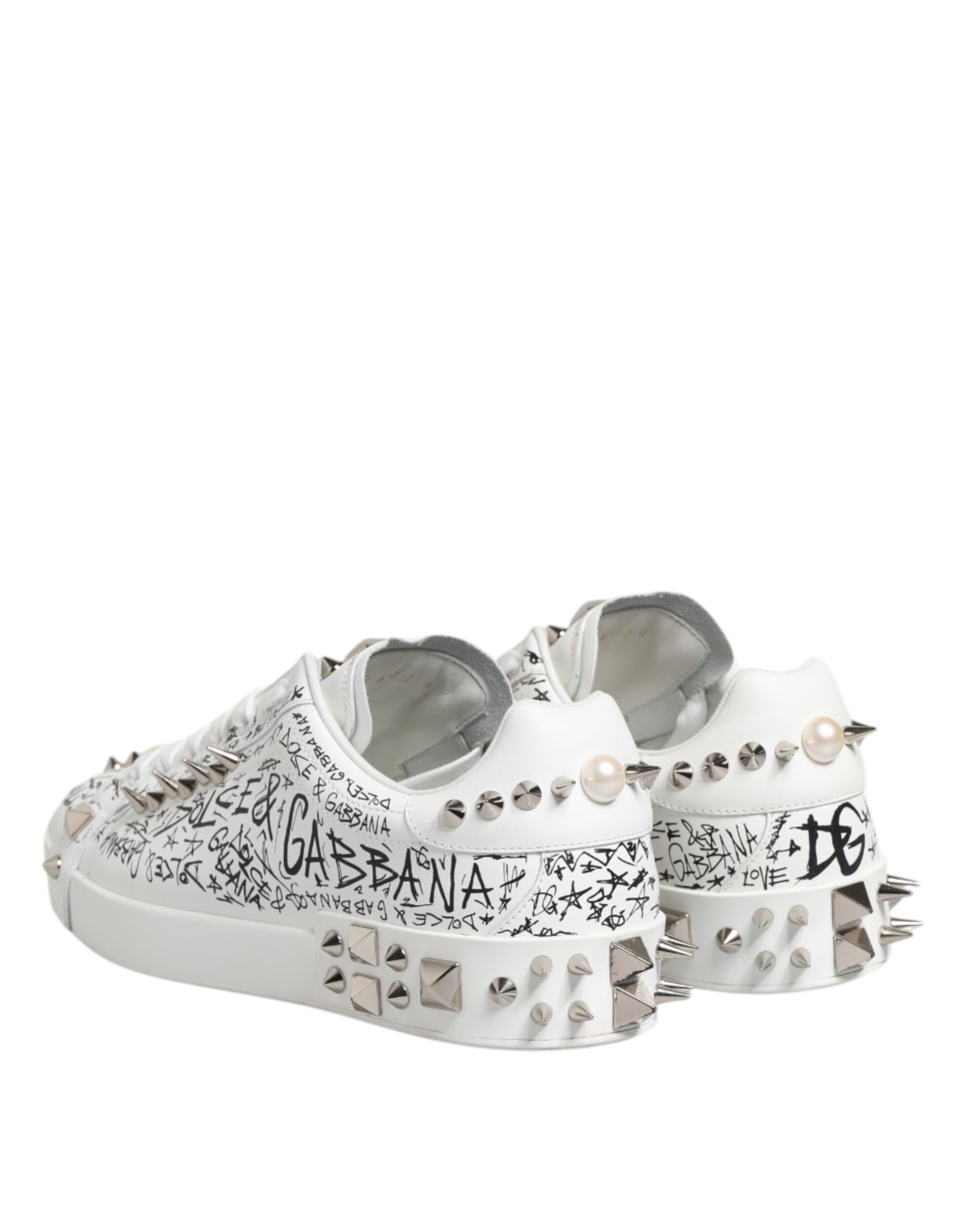 Sneakers pour hommes Dolce & Gabbana Portofino blancs à clous, chaussures élégantes avec détails en relief.
