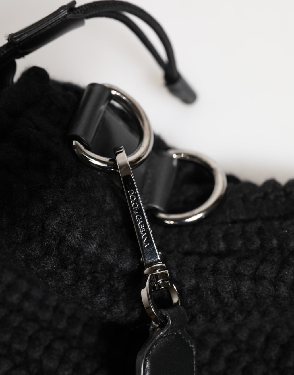 Sac à bandoulière en cachemire noir et cuir tissé de Dolce & Gabbana, pour femmes, élégant et sophistiqué.