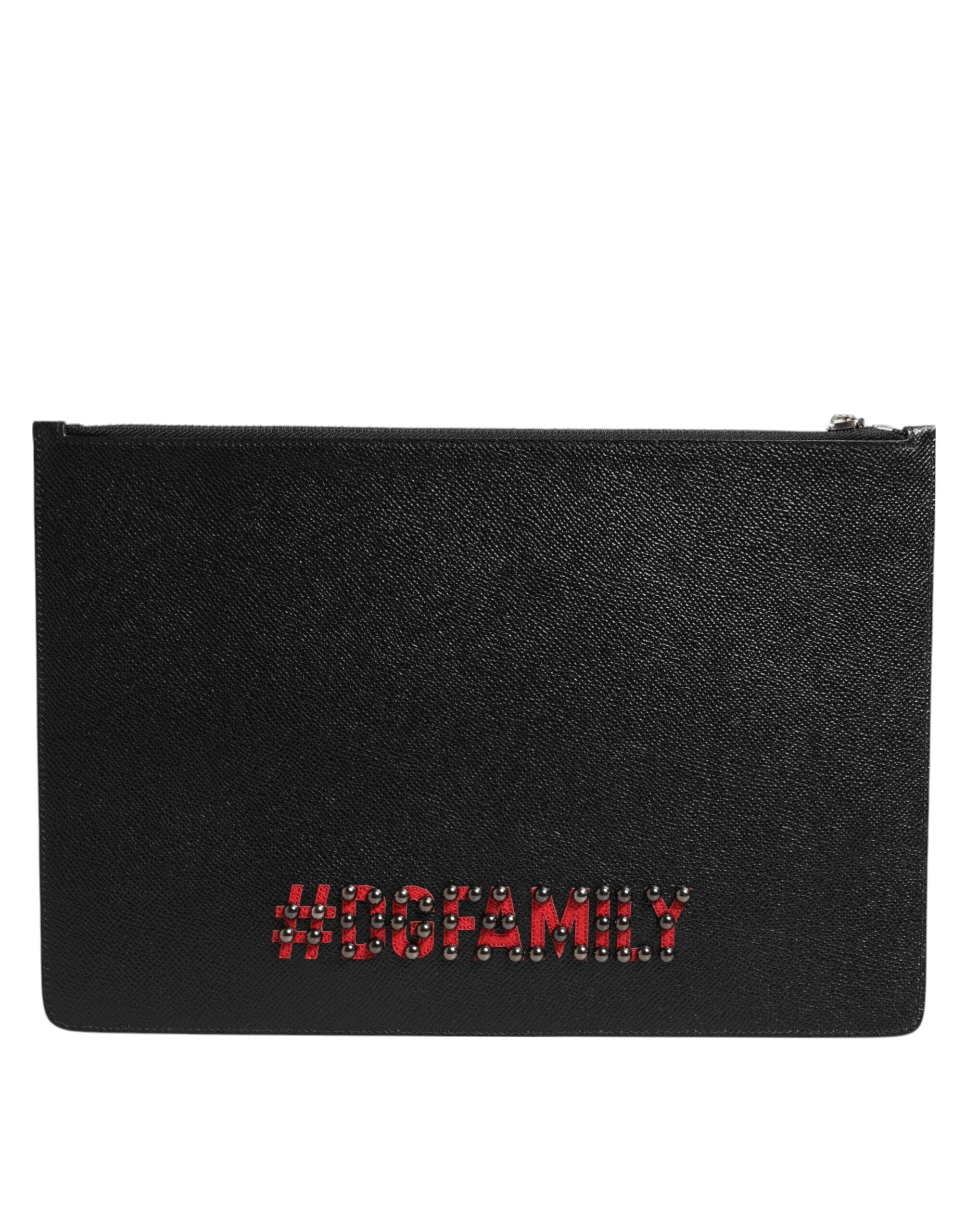Pochette homme en cuir noir Dolce & Gabbana #DGFAMILY avec embellissements, sac à main élégant et sophistiqué.