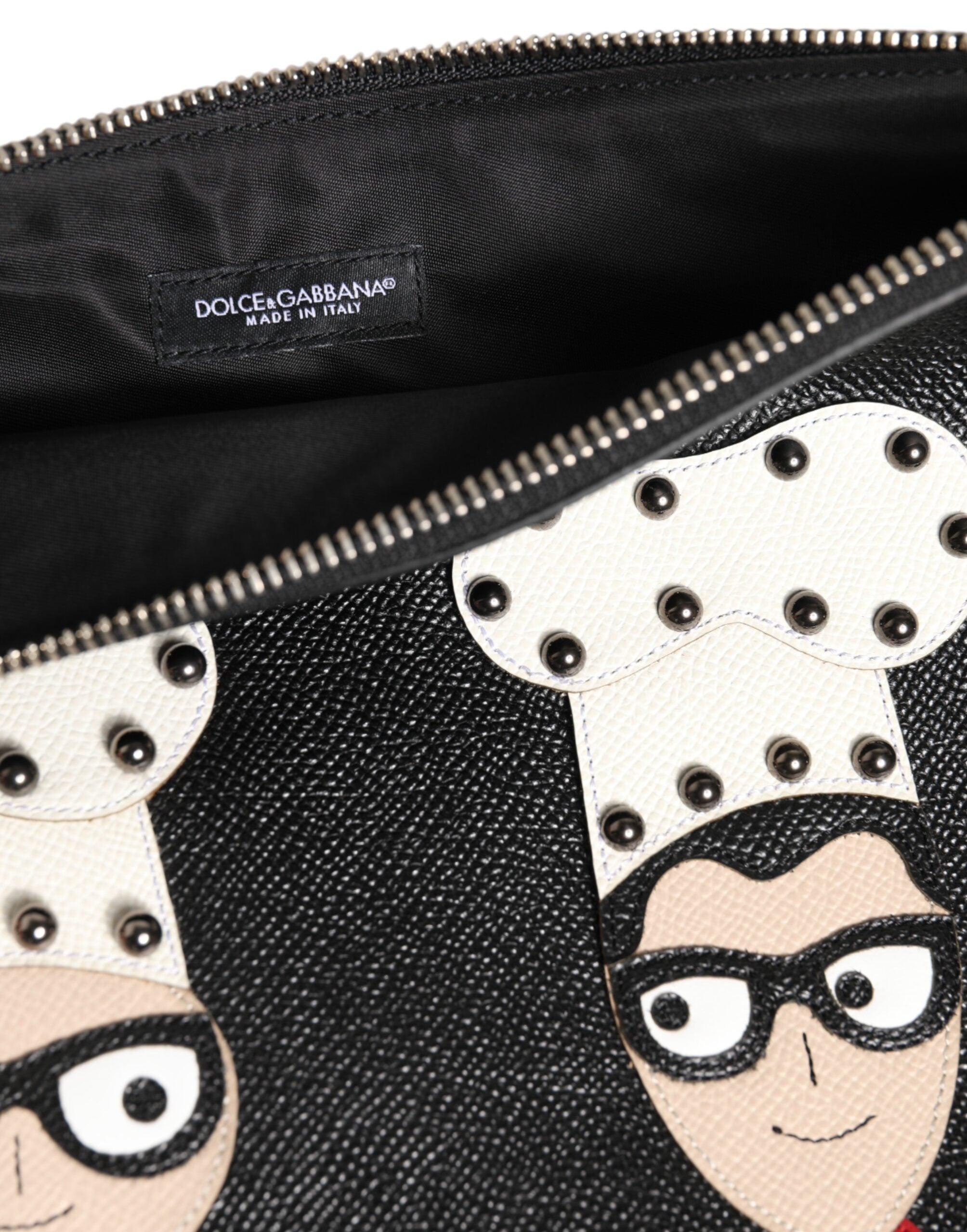 Sacoche homme Dolce & Gabbana en cuir noir avec embellissements, pochette élégante #DGFAMILY pour homme.