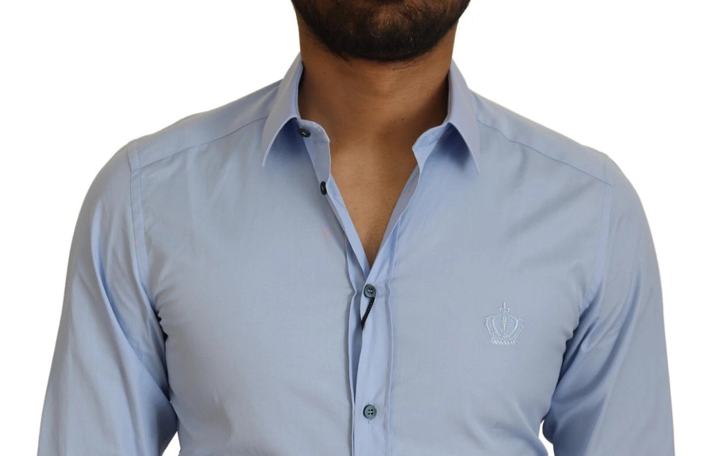 Chemise slim en coton Dolce & Gabbana Light Blue, élégante et ajustée, vue de face avec col et boutons visibles.