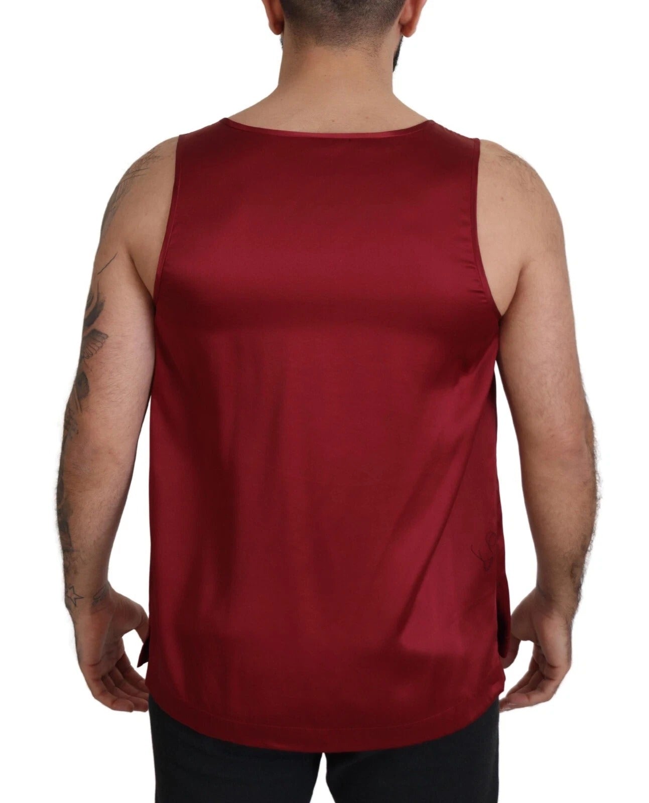 T-shirt en soie rouge sans manches à col rond de Dolce & Gabbana, vue de face.