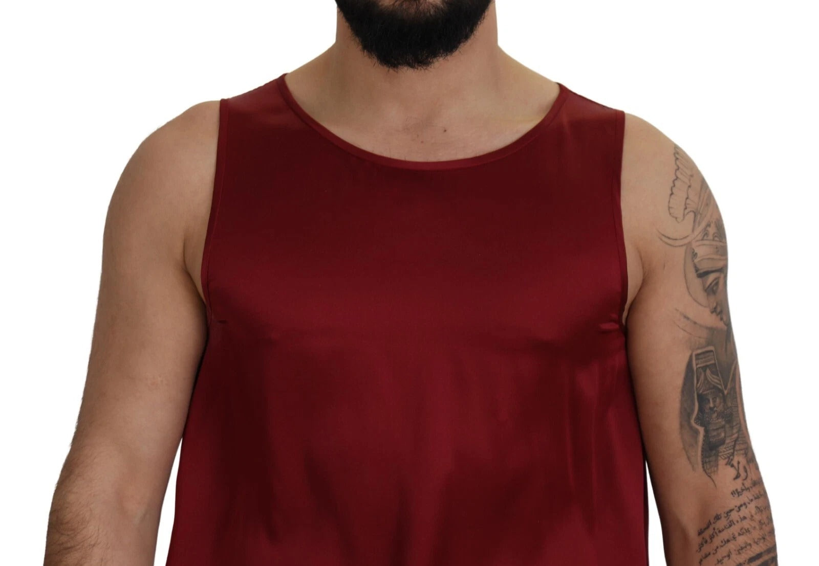 T-shirt en soie rouge sans manches Dolce & Gabbana avec col rond, élégante et confortable pour un style sophistiqué.