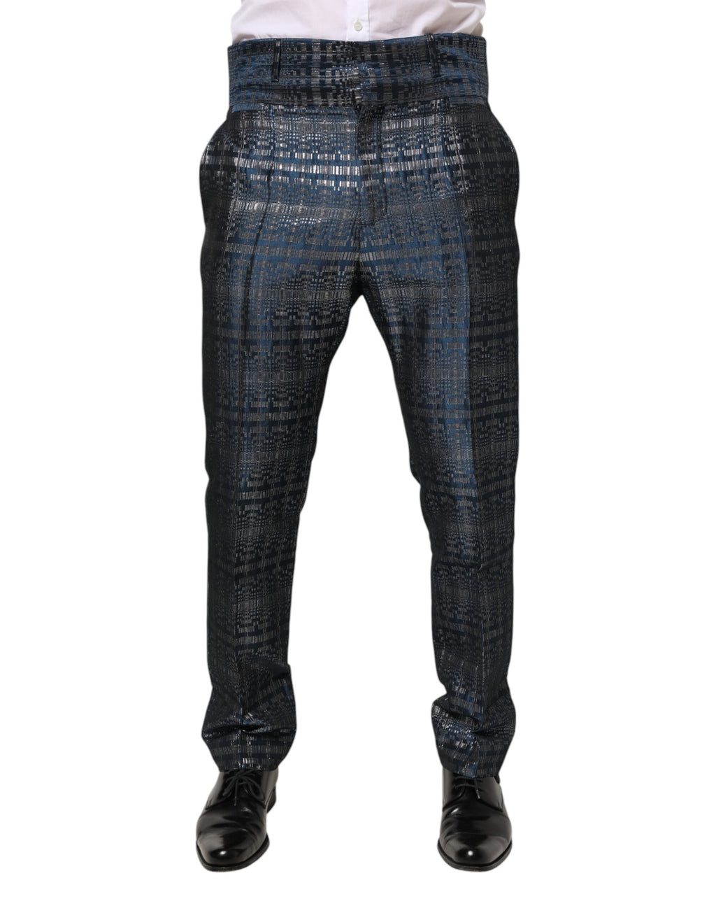 Pantalon homme Dolce & Gabbana en soie bleue argentée brillante, coupe skinny, pantalon élégant et sophistiqué.