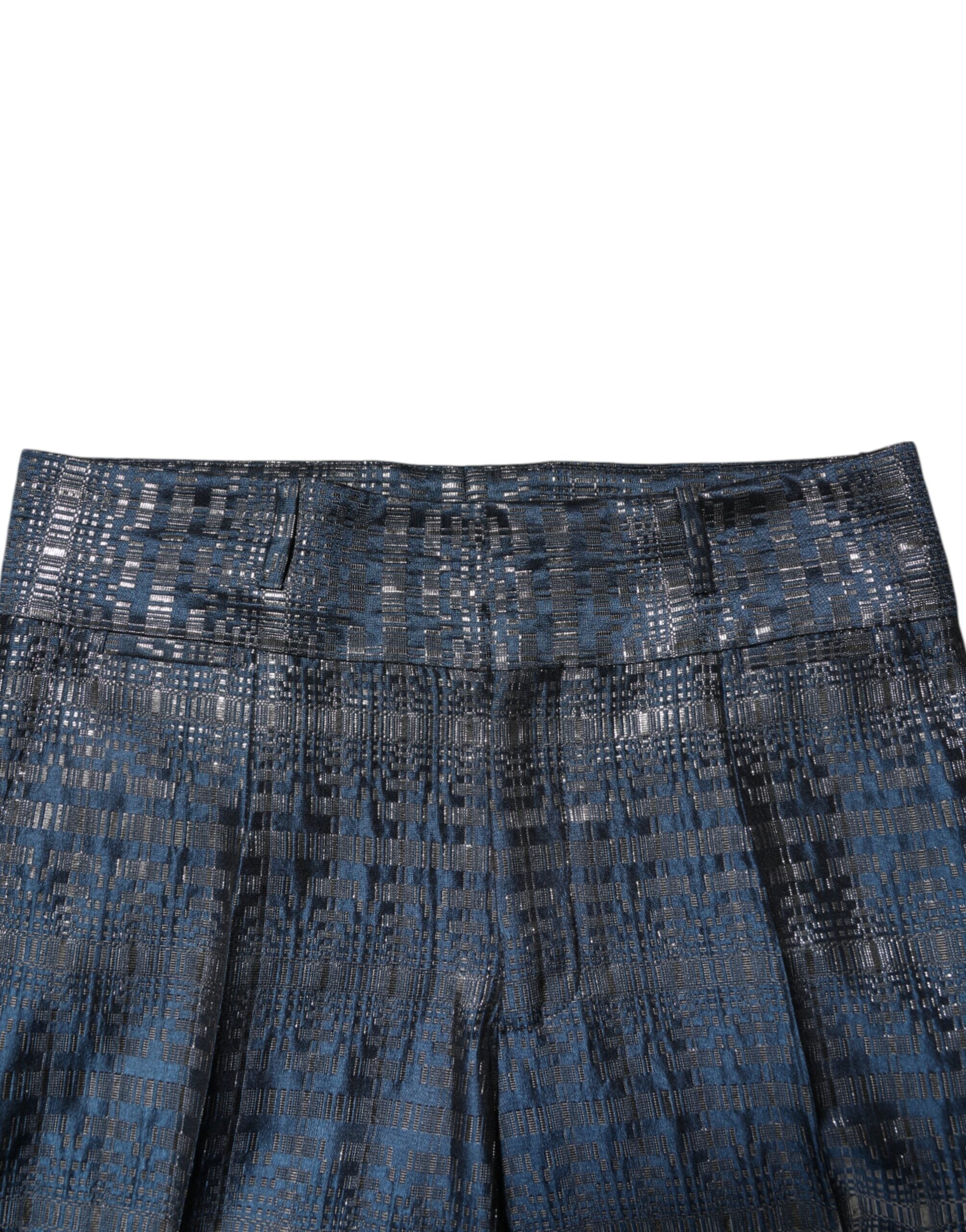 Pantalon homme Dolce & Gabbana en soie bleue argentée brillante, coupe skinny, élégance moderne et sophistiquée.