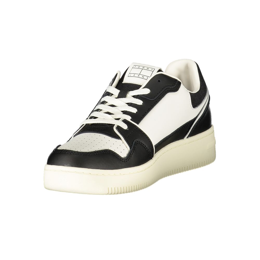 Chaussure sneaker homme Tommy Hilfiger en polyuréthane noir, style décontracté et moderne, vue de face.