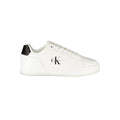 Sneakers pour femmes Calvin Klein en polyuréthane blanc, style moderne et confortable, vue de face.