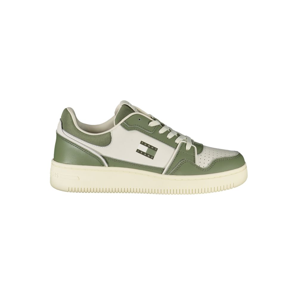 Sneakers en polyuréthane vert de Tommy Hilfiger pour homme, design moderne et confortable, visible en gros plan.