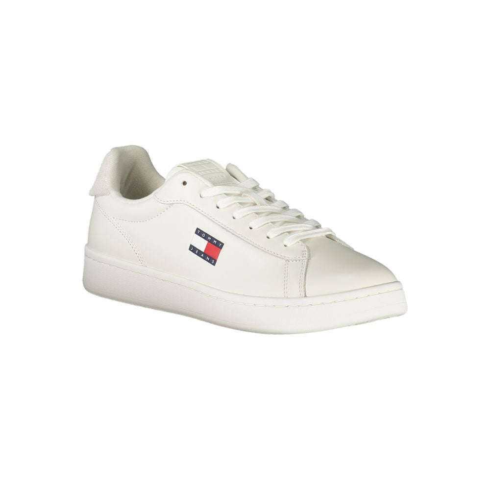 Sneaker homme Tommy Hilfiger en polyuréthane blanc, style décontracté et moderne, avec détails de la marque.