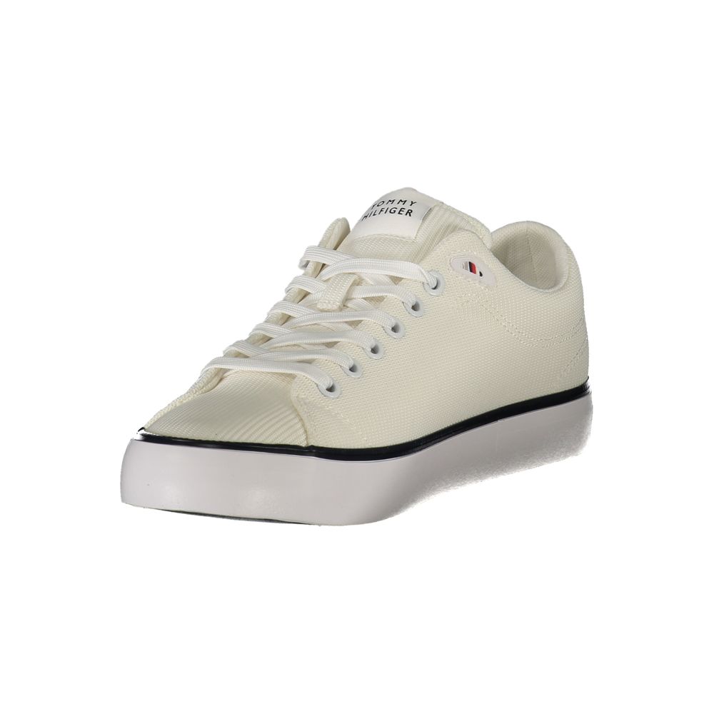 Chaussures sneaker pour homme Tommy Hilfiger en polyester blanc, style décontracté et moderne, vue de face.