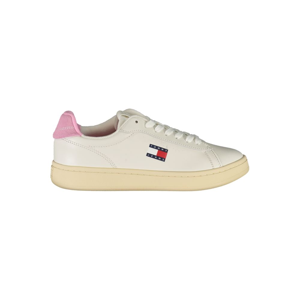Chaussures sneakers en polyuréthane blanches pour femmes de la marque Tommy Hilfiger, confortables et tendance.