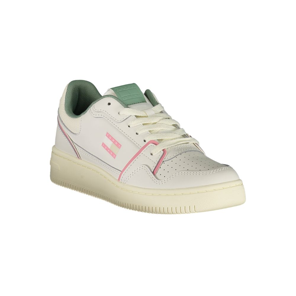 Sneakers blanches en polyuréthane Tommy Hilfiger pour femme, style décontracté et moderne, vue de face.