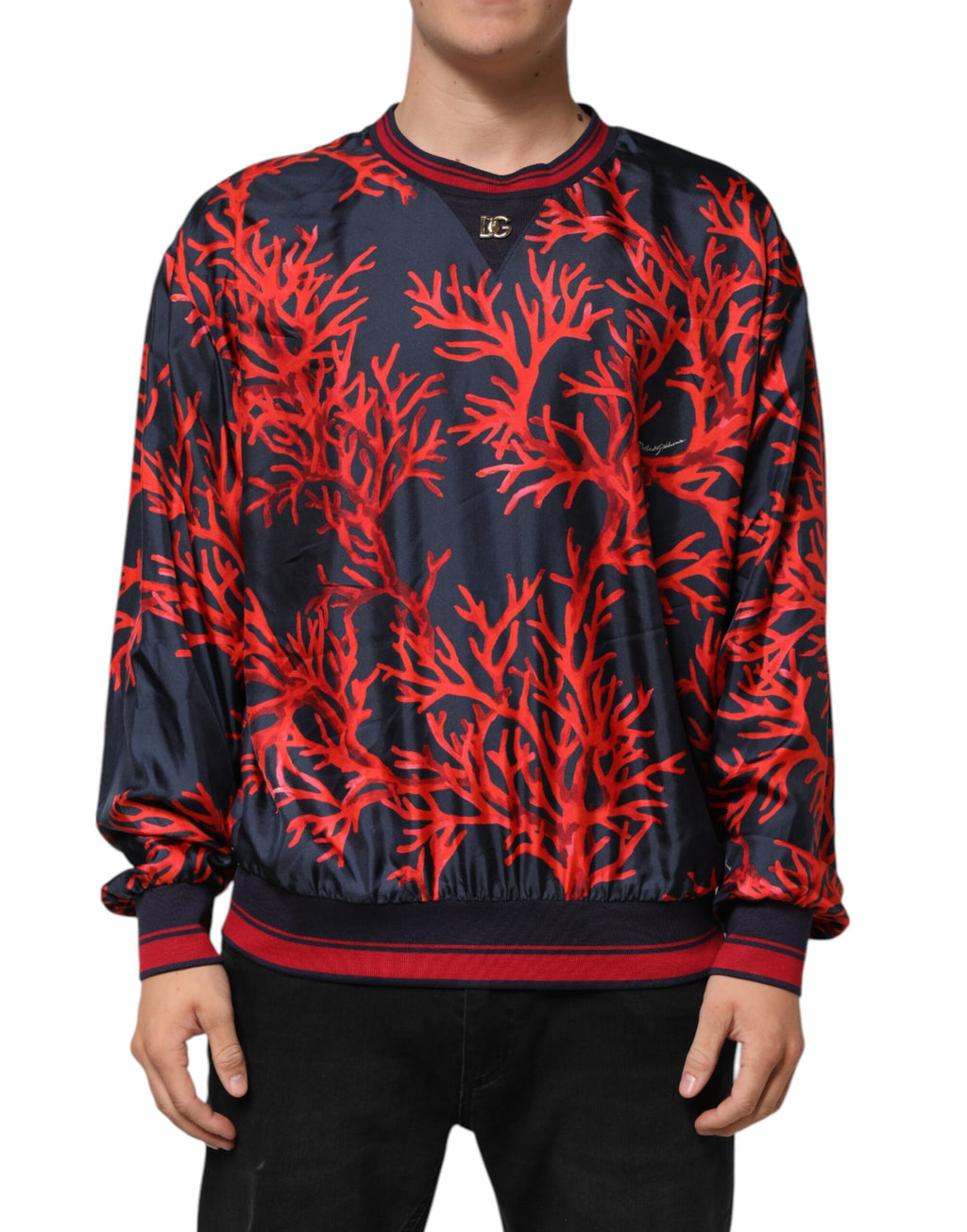 Pull en soie Dolce & Gabbana à imprimé corail navy et rouge, pull-over élégant avec motif coloré et finition soignée.