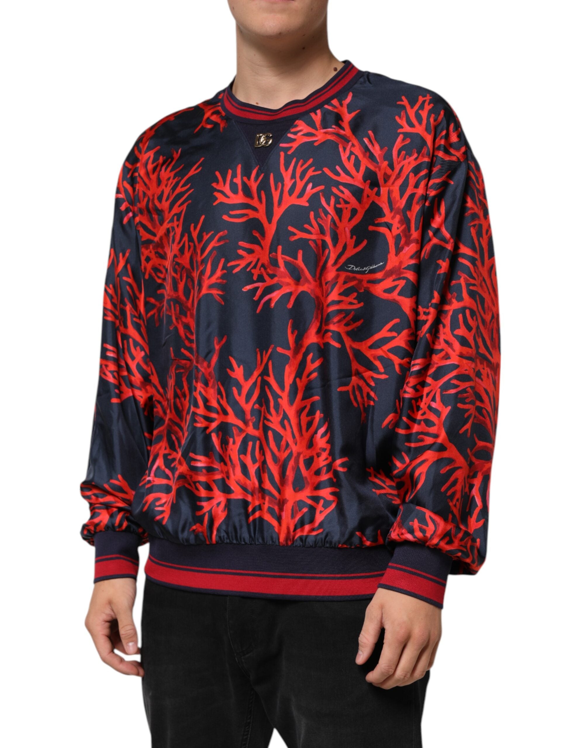 Pull-over en soie Dolce & Gabbana à imprimé corail rouge et marine, élégant sweat-shirt en tissu léger.