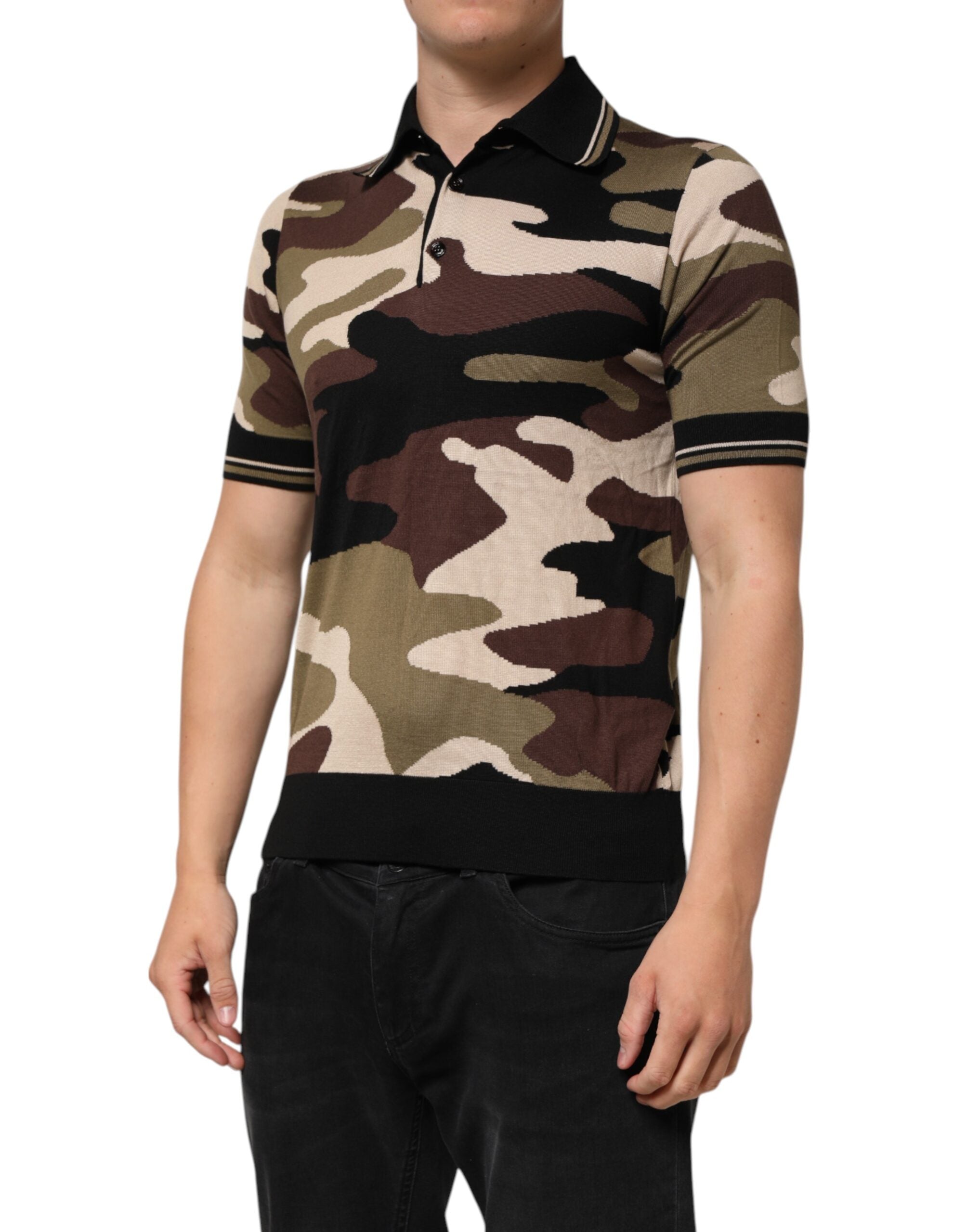 T-shirt polo militaire en soie camouflage marron Dolce & Gabbana, col classique et design sophistiqué.