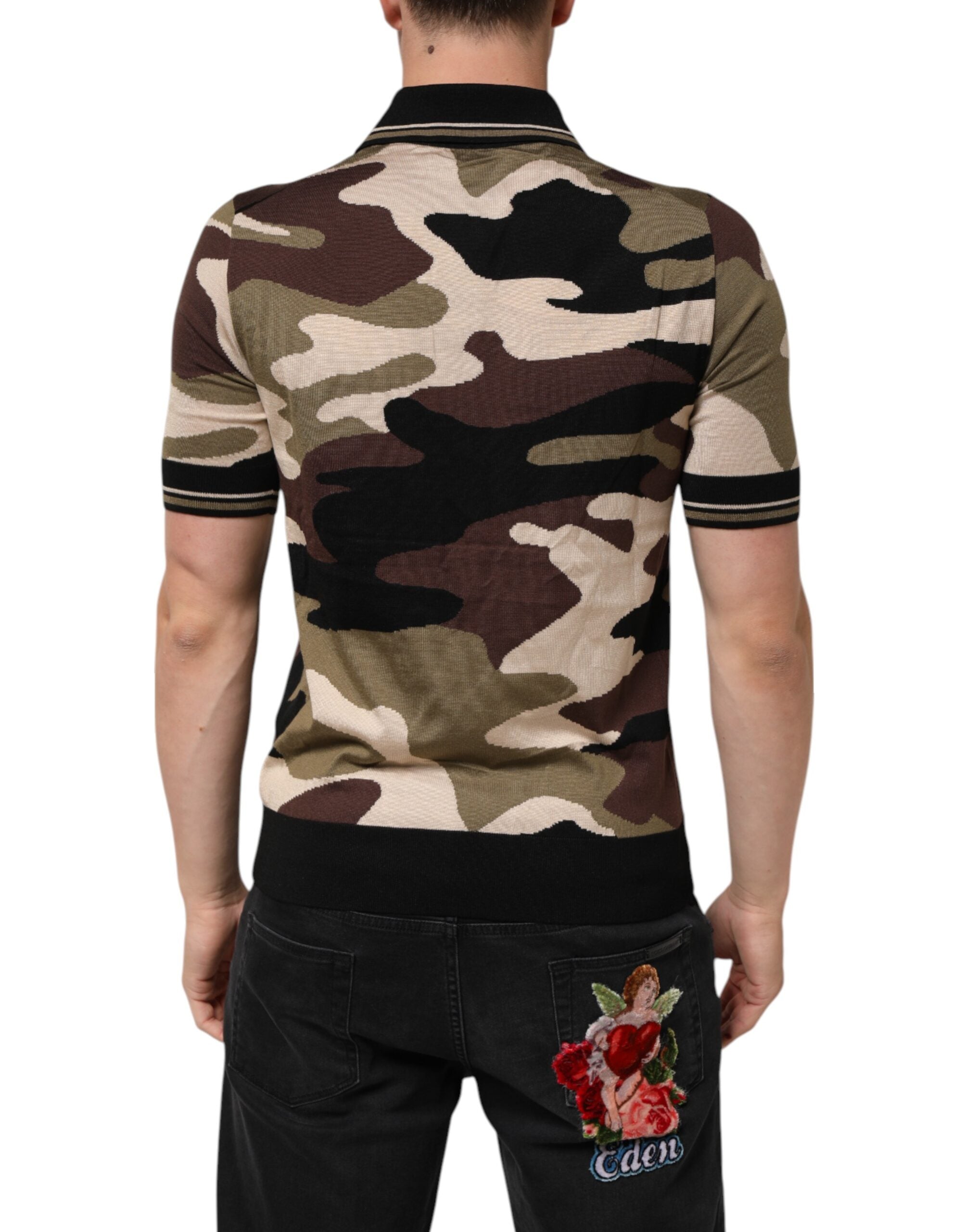 T-shirt polo militaire en soie camouflage marron Dolce & Gabbana, style élégant et tendance pour homme.