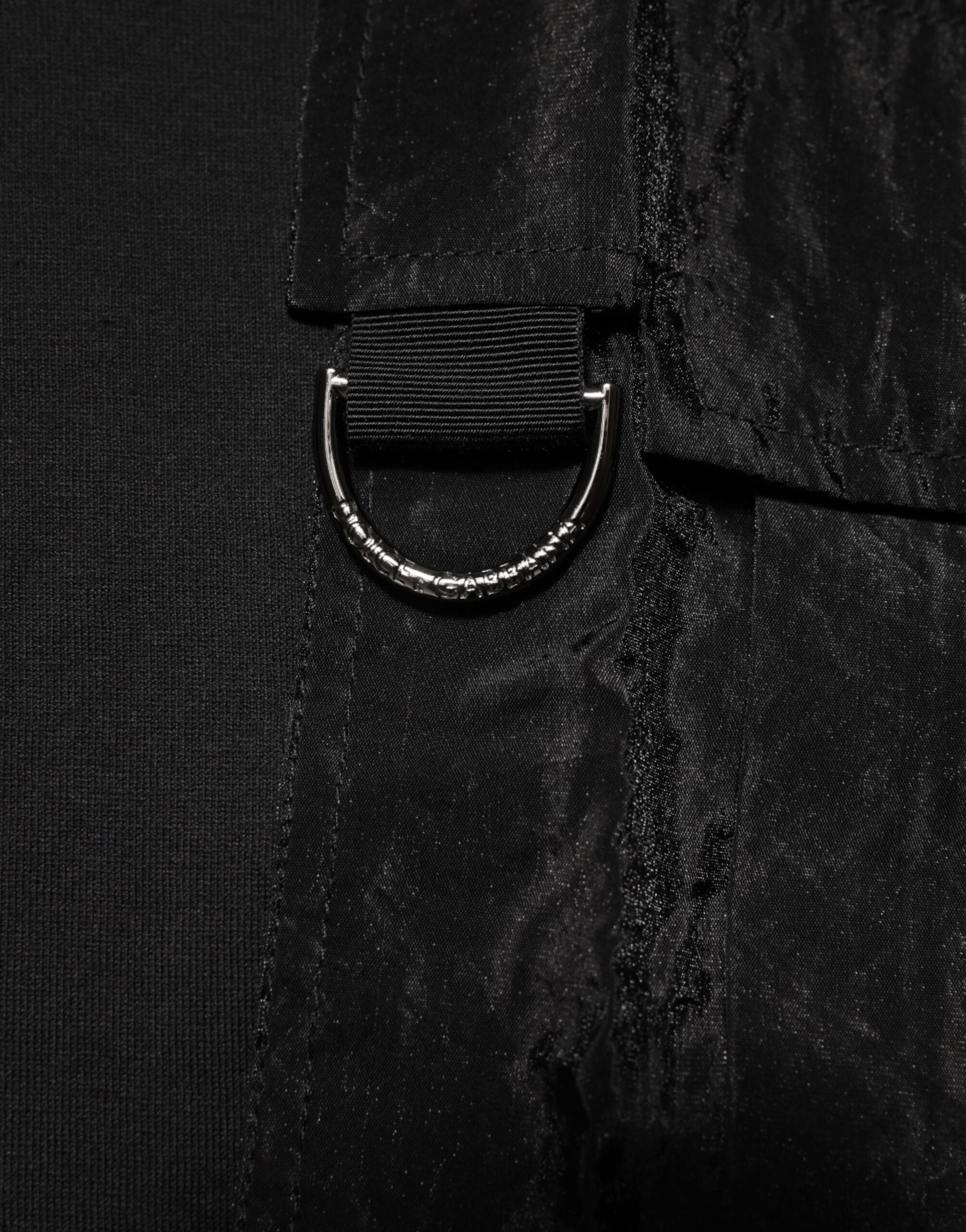 T-shirt noir en coton Dolce & Gabbana avec logo DG brodé et poche avant, mode élégante et classique pour hommes.
