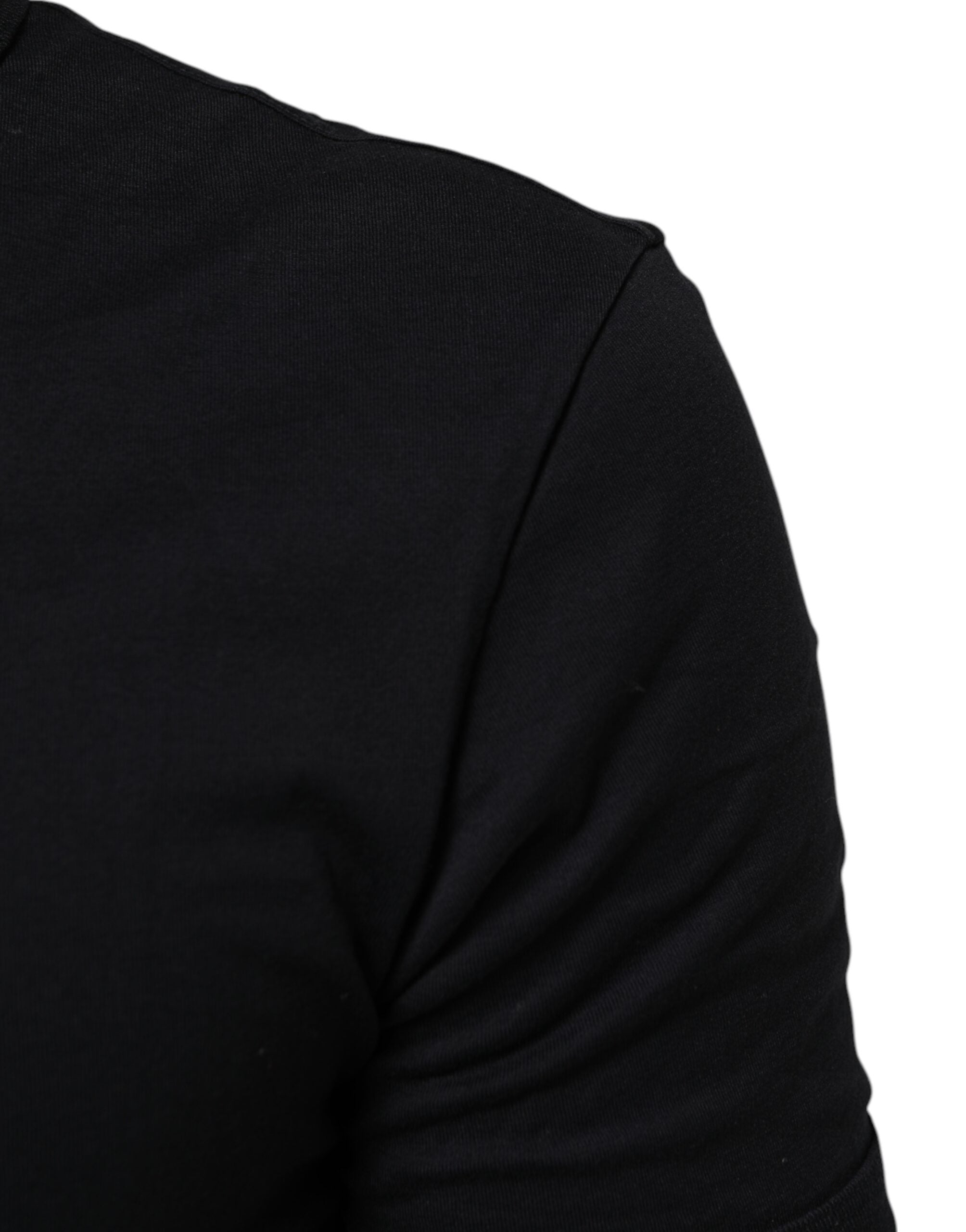 Chemise homme Dolce & Gabbana en coton noir, simple col en V, style classique, vue de face.