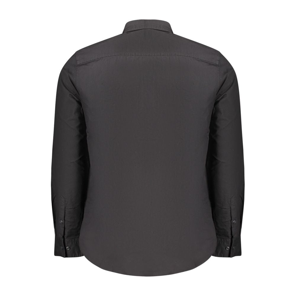 Chemise en coton noire Calvin Klein avec col classique et manches longues, vue de face.