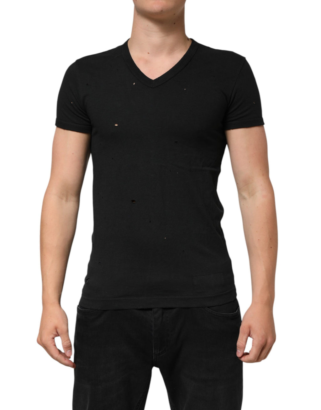 T-shirt homme Dolce & Gabbana en coton noir avec logo déchiré et col en V, style décontracté et tendance.