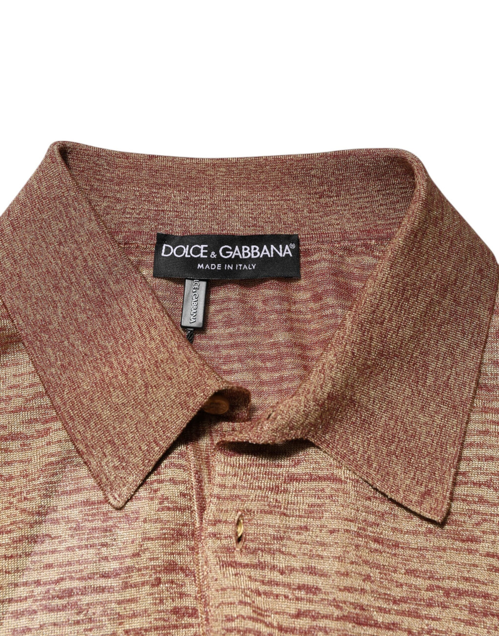 Polo Dolce & Gabbana en soie marron à manches courtes avec texture, élégant et confortable.