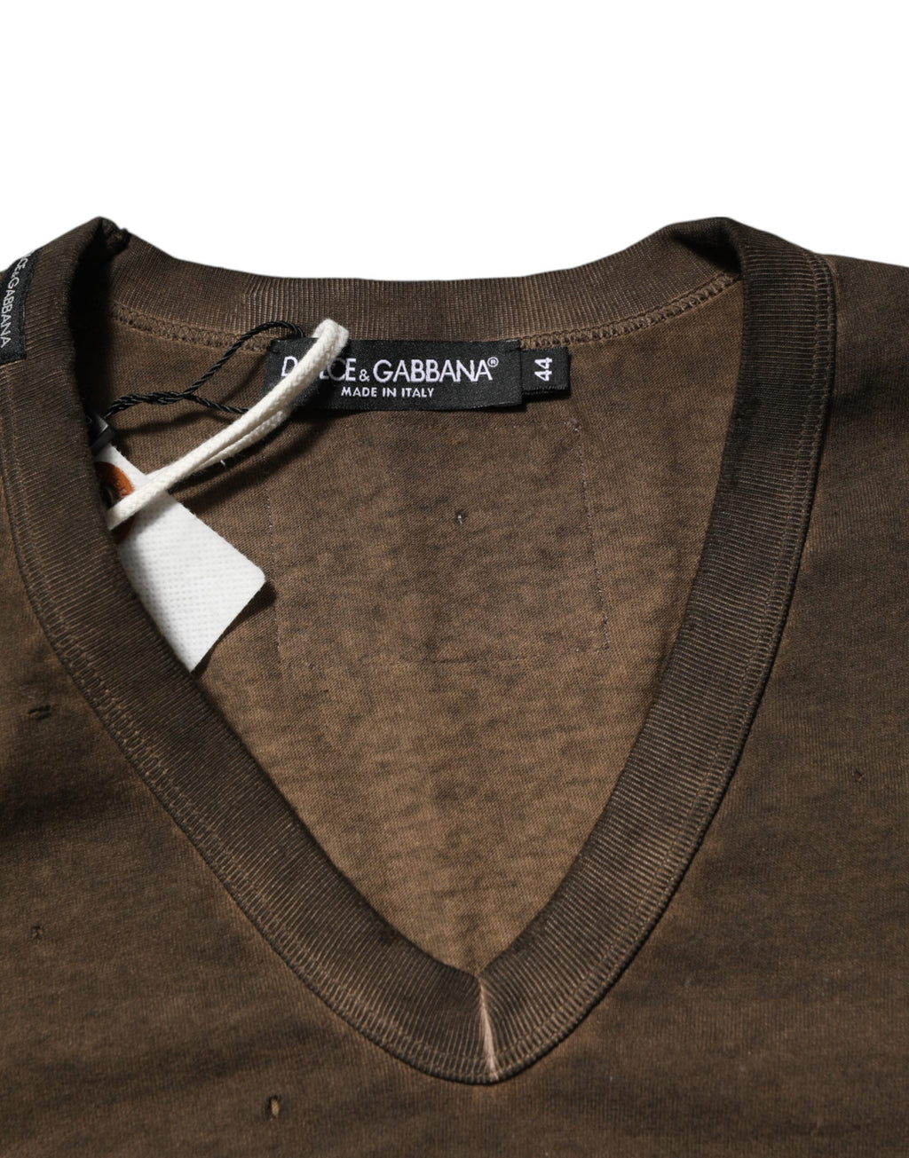 T-shirt homme en coton marron foncé avec logo déchiré de Dolce & Gabbana, style décontracté et tendance.