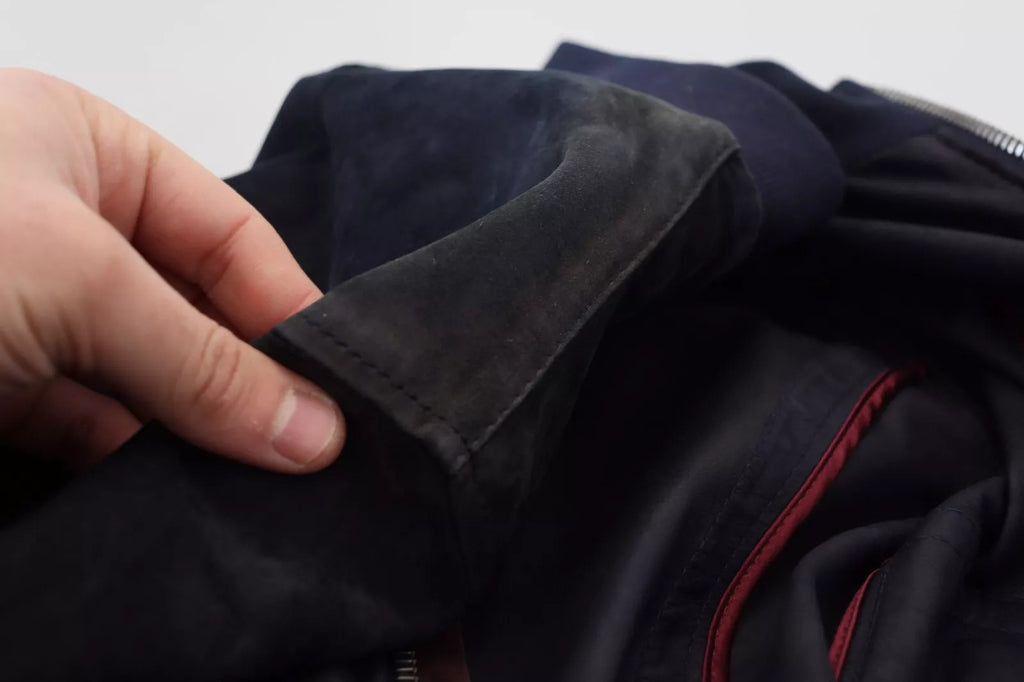 Veste en daim bleu foncé pour homme de Dolce & Gabbana, blouson en agneau avec détails élégants.