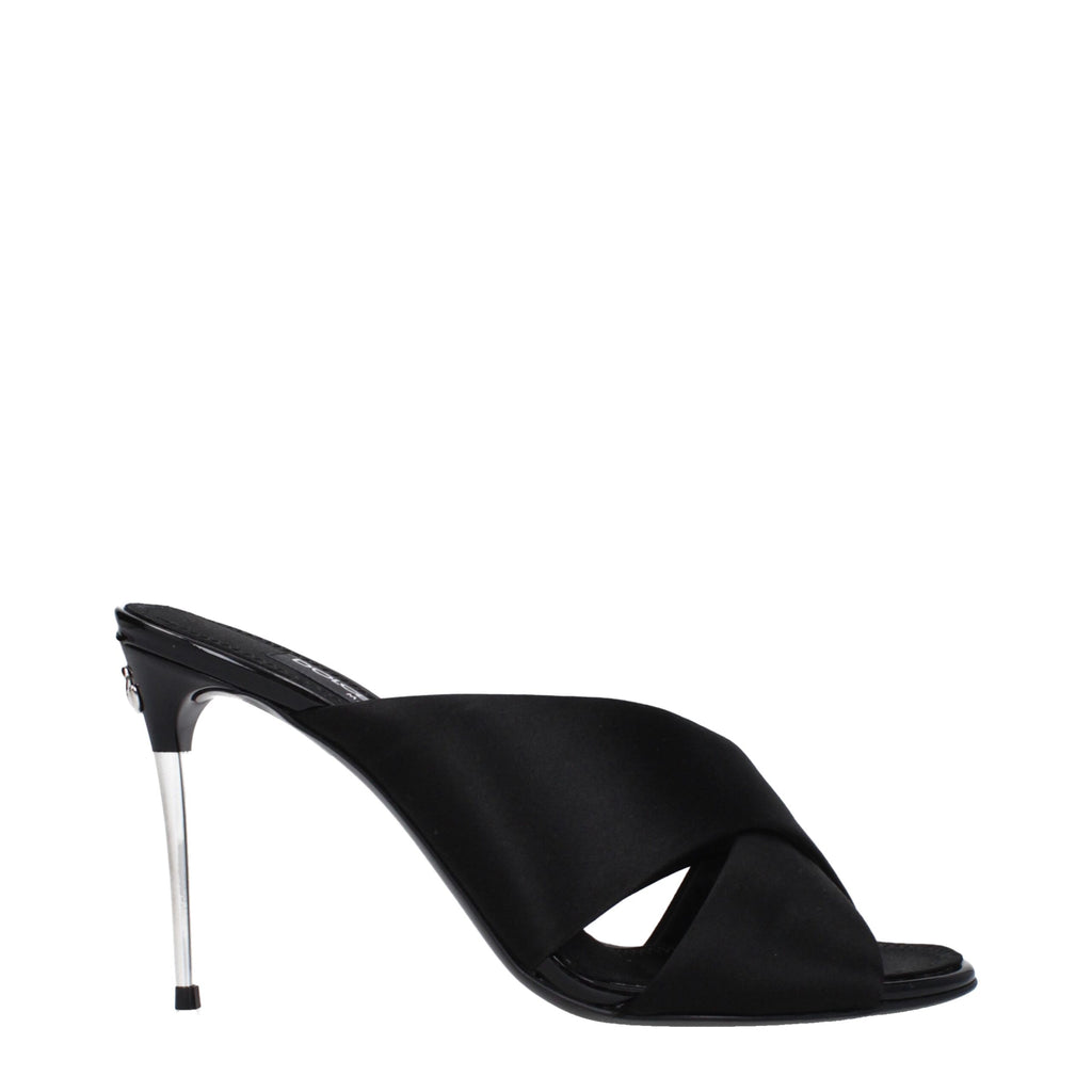 Sandales à talons stilettos en satin noir de Dolce & Gabbana, élégantes chaussures de soirée.