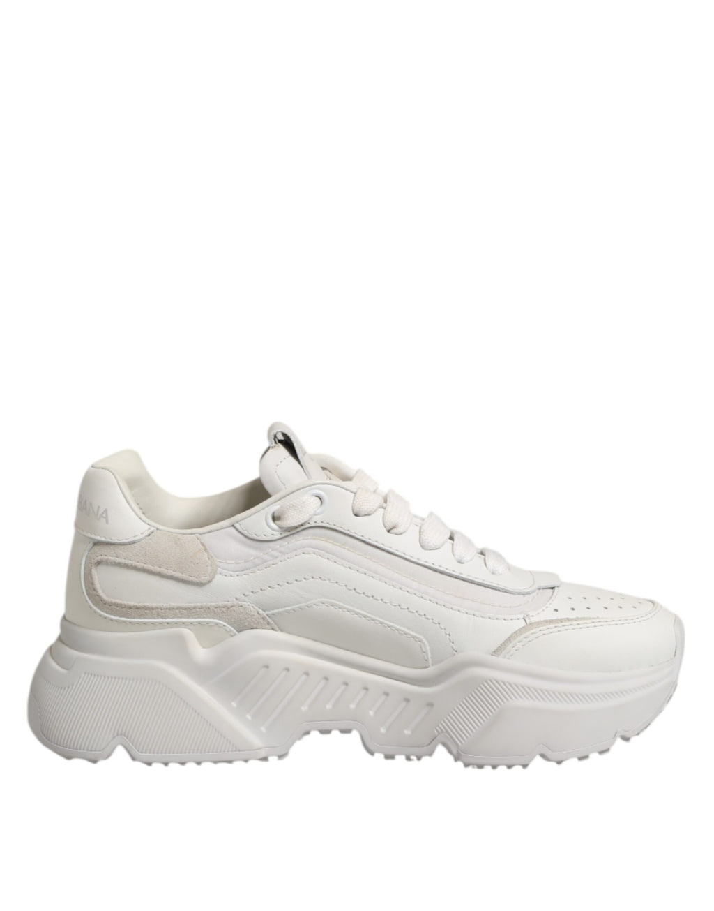 Chaussures sneakers basses blanches Dolce & Gabbana Daymaster Low Top avec détails élégants et design tendance.
