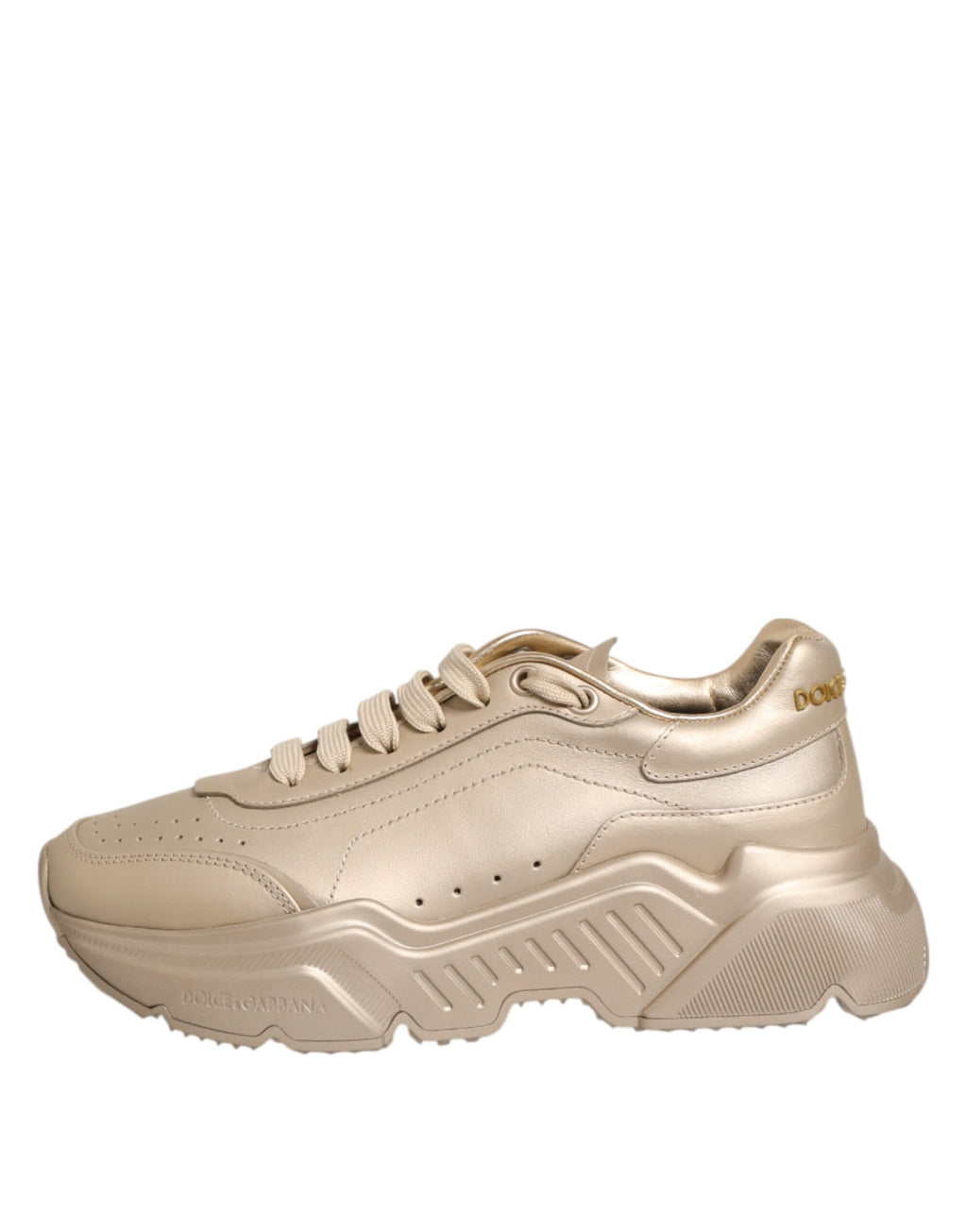 Chaussures femme Dolce & Gabbana Daymaster en cuir doré, baskets élégantes en finition brillante, vue de côté.