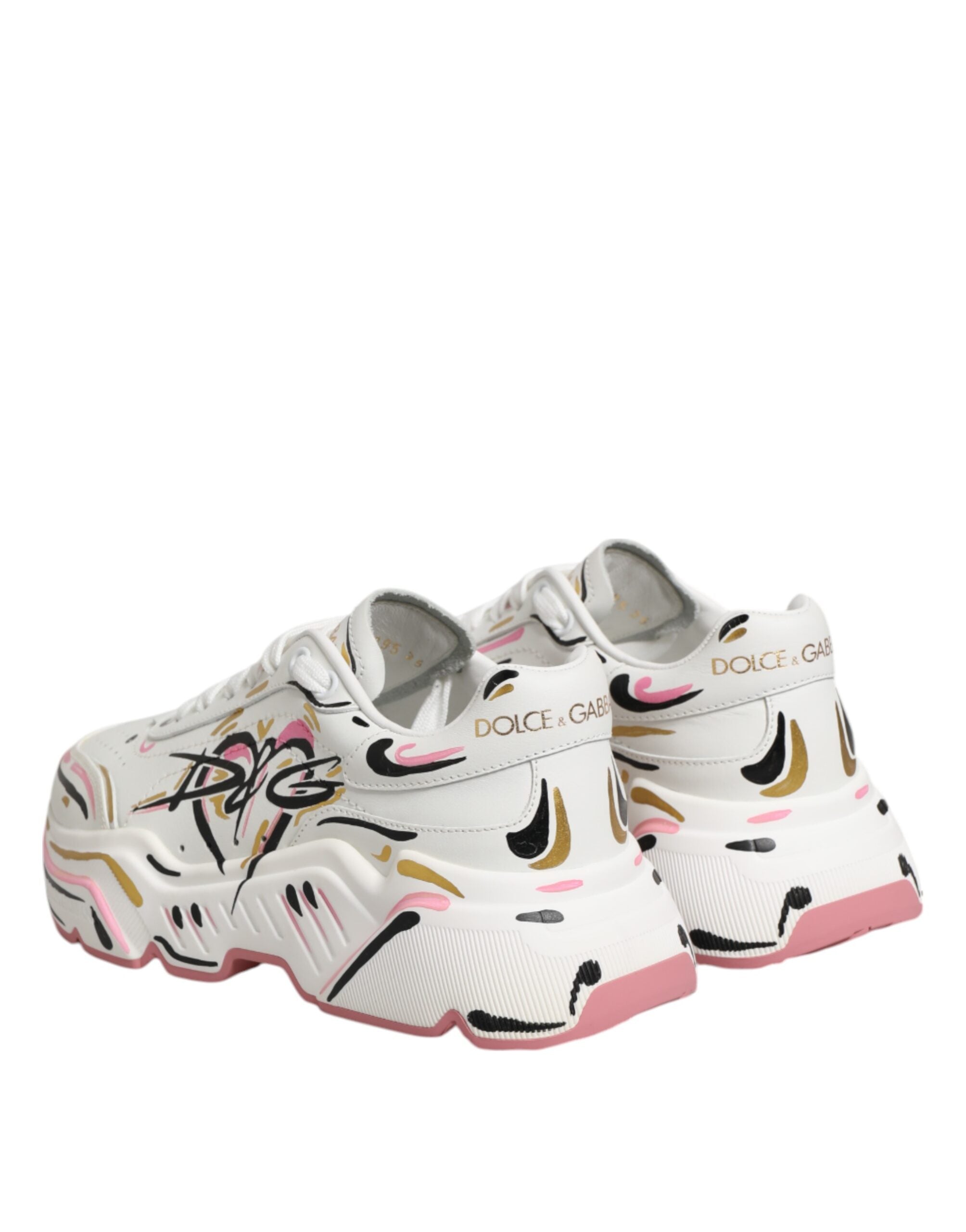 Chaussures sneakers Dolce & Gabbana DAYMASTER peintes à la main en multicolore, avec détails artistiques et design unique.