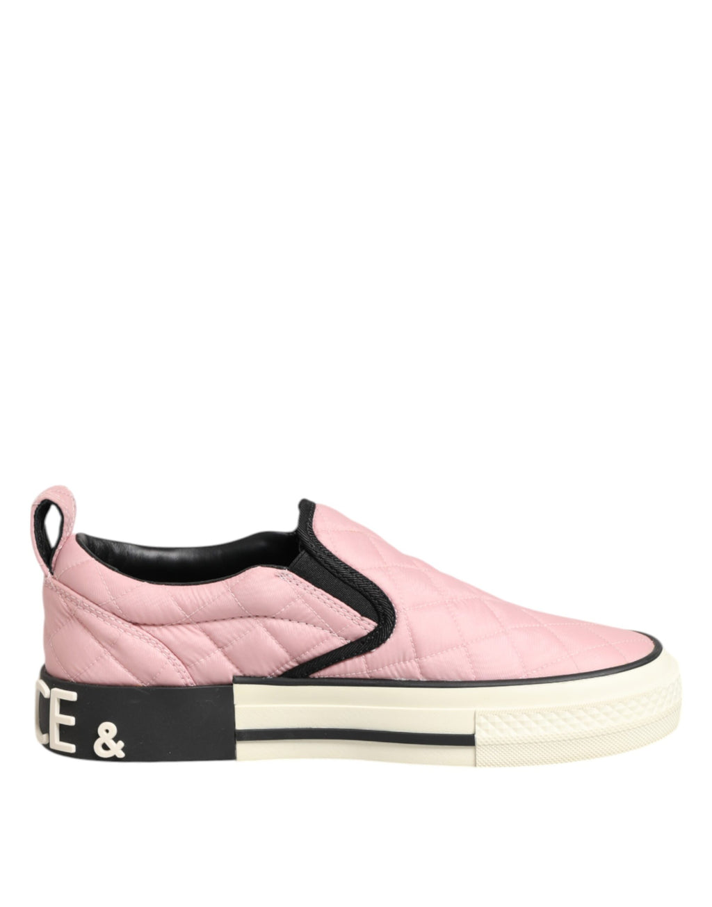 Chaussures slip-on Dolce & Gabbana en nylon matelassé rose, baskets légères et confortables pour un style élégant.