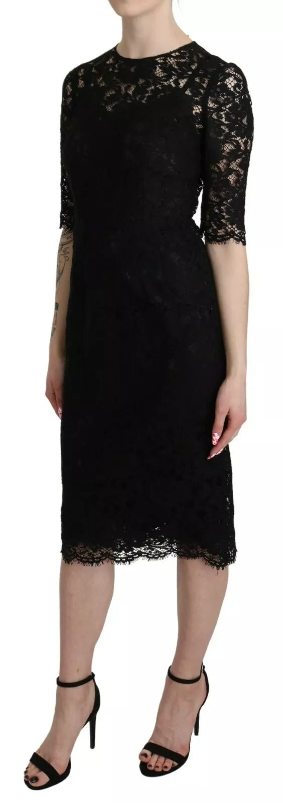 Robe noire en dentelle florale Dolce & Gabbana, robe fourreau longueur genou, élégante et sophistiquée.