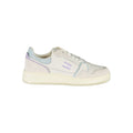 Sneakers blanches en polyuréthane pour femmes de la marque Tommy Hilfiger, avec design élégant et détails modernes.