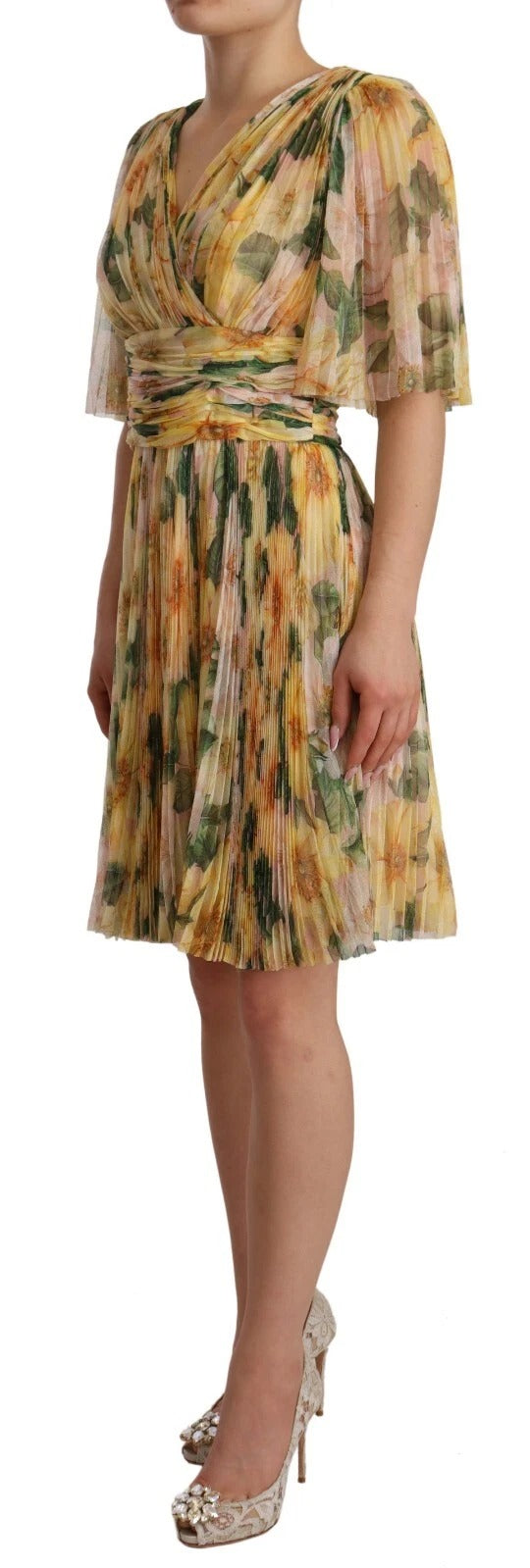 Robe longue plissée à fleurs jaunes de Dolce & Gabbana, robe maxi élégante avec imprimé floral coloré.