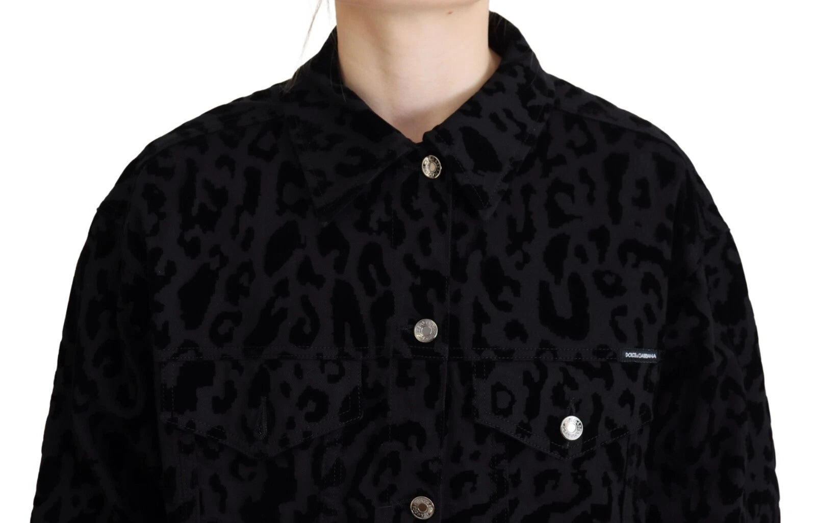Veste en jean noire Dolce & Gabbana en coton avec motif léopard à manches longues et design tendance.