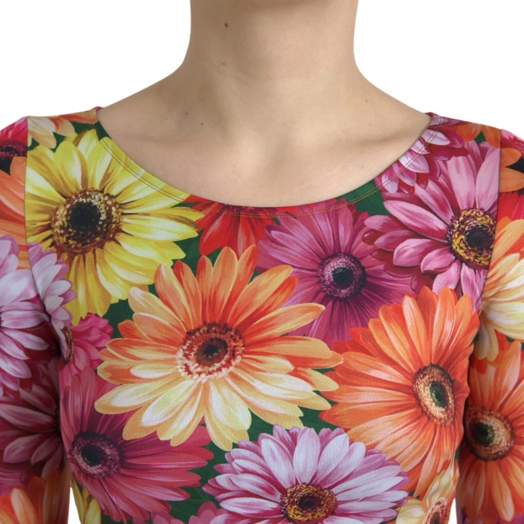 Robe courte Dolce & Gabbana à imprimé floral multicolore, style robe-tube élégante avec détails colorés.