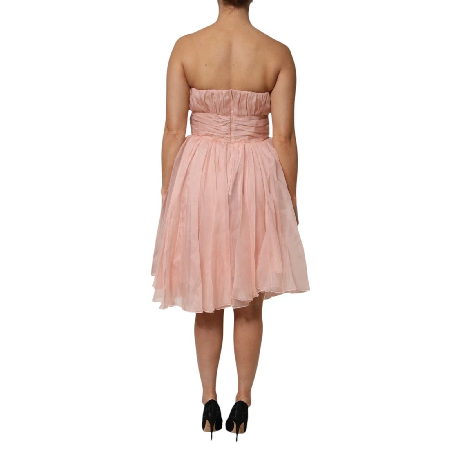 Robe midi plissée en chiffon de soie rose Dolce & Gabbana avec coupe en ligne A, vue de face.