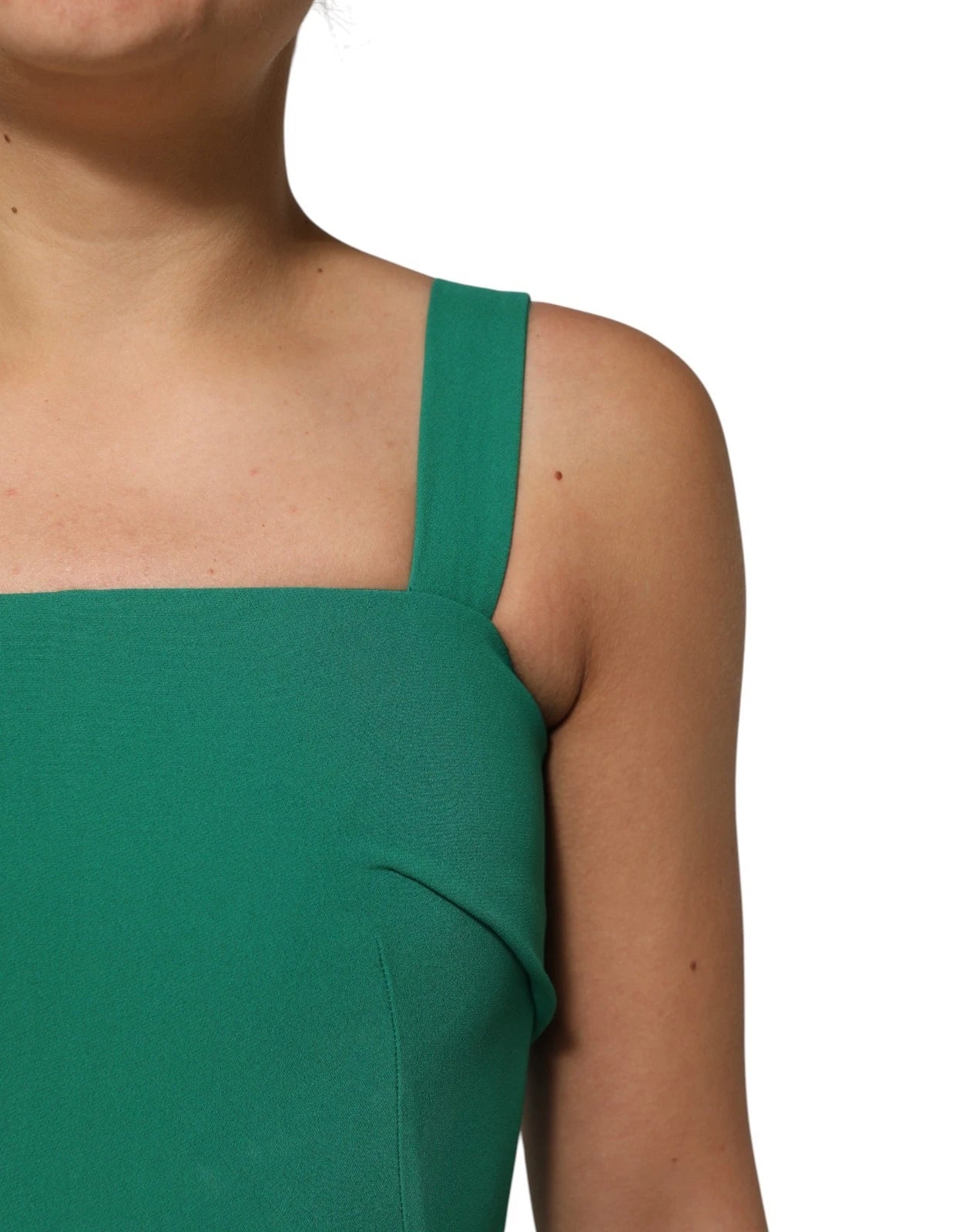 Robe longue sans manches en rayonne vert foncé de Dolce & Gabbana, coupe bodycon élégante et ajustée.