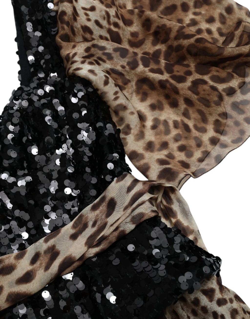 Robe longue en soie à sequins et imprimé léopard de Dolce & Gabbana, avec volants élégants.
