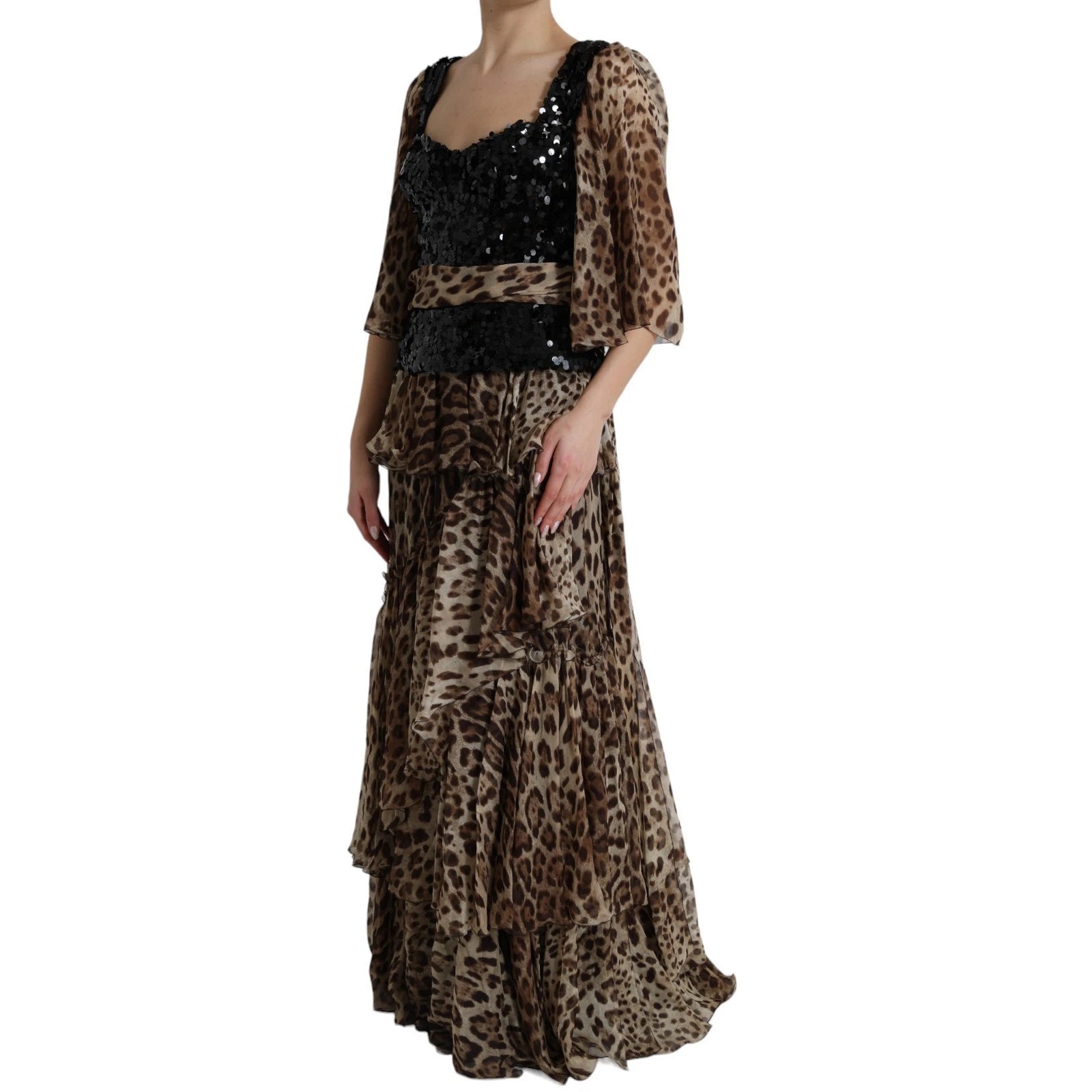 Robe longue en soie à sequins et imprimé léopard Dolce & Gabbana, avec volants élégants, pour un style sophistiqué et audacieux.
